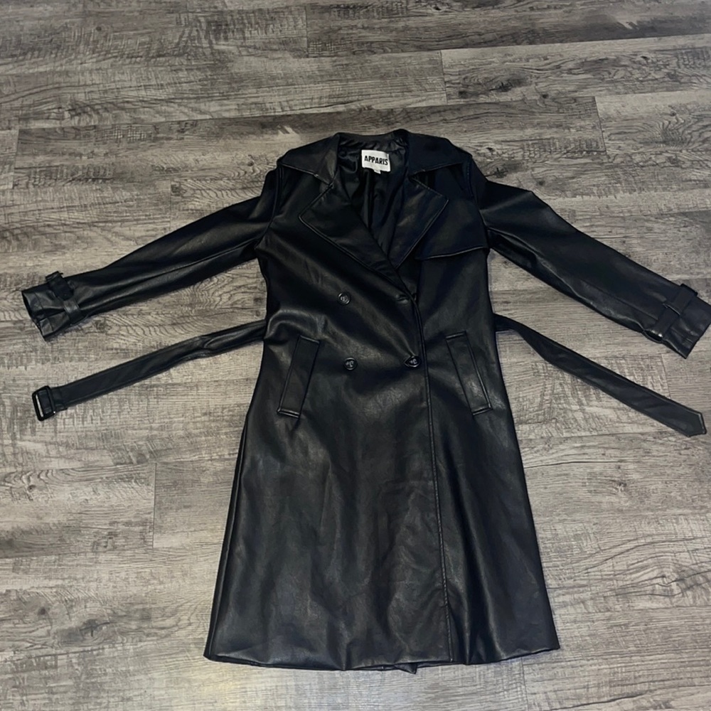 APPARIS cloak